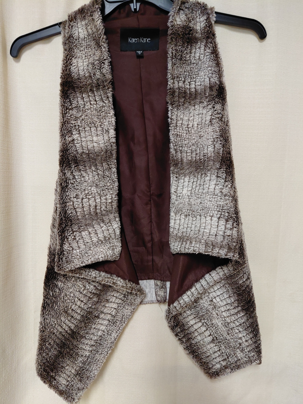 Karen Kane Faux Fur Open Front Vest in Brown and Cream Size (M)